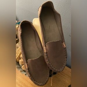 Rosy ~ Accent Loafer ~ Grey